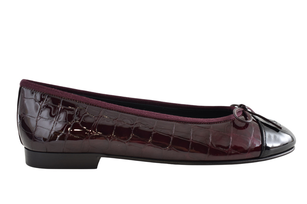 Chanel 26A Burgundy Red Black Crocodile Croc CC Logo Ballet Ballerina Flat 38.5